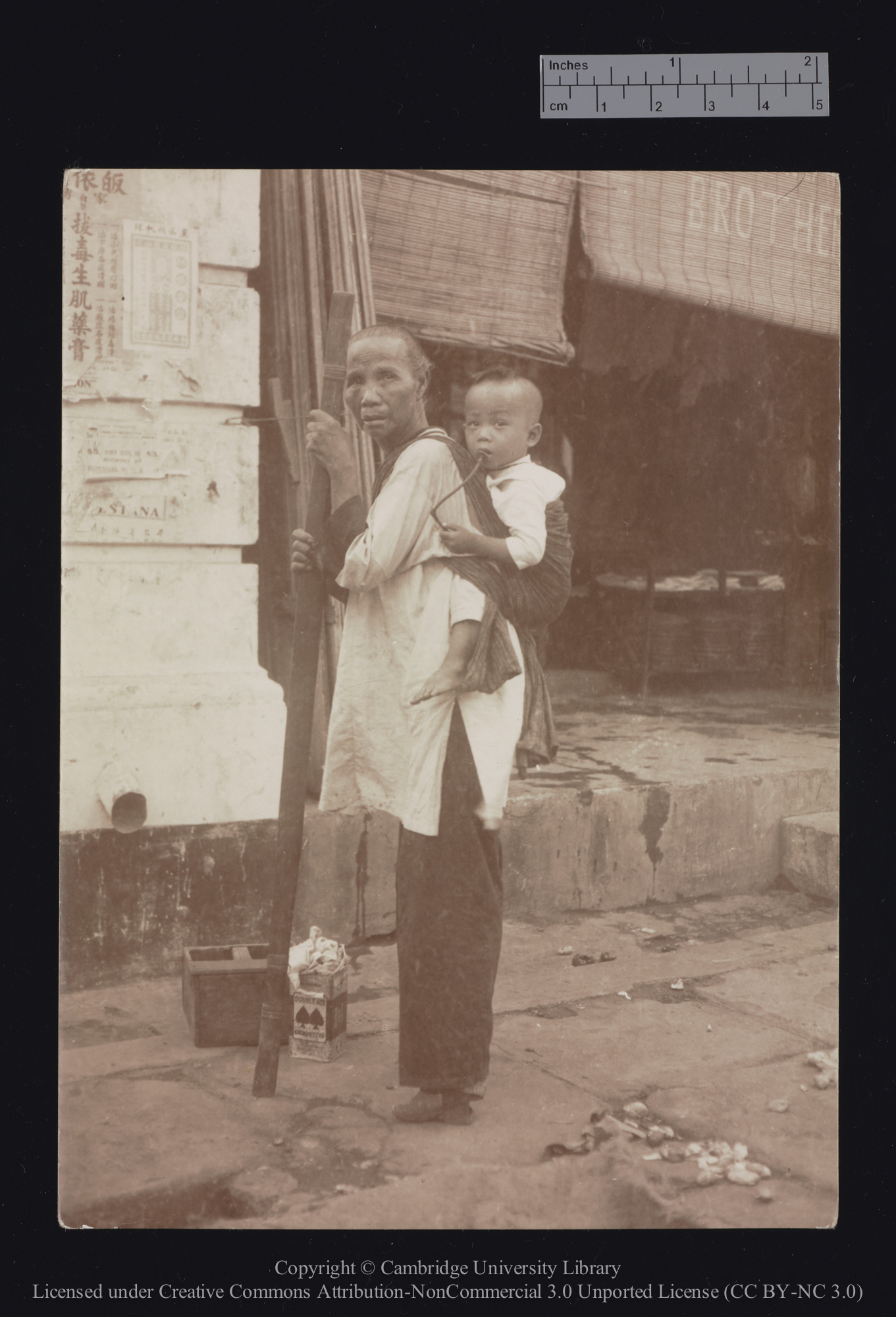 Chinese woman and child, 1910 - 1929