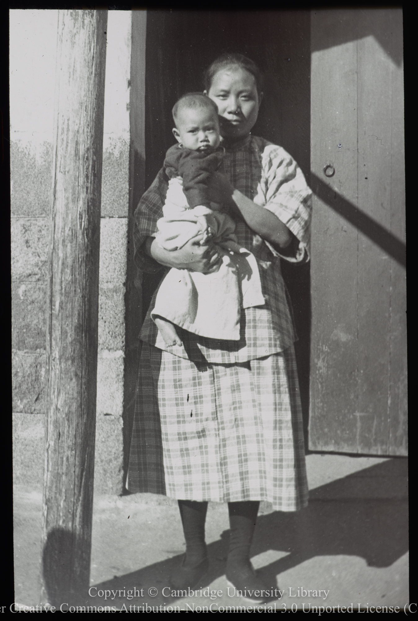 Chinese woman and baby, 1900 - 1920
