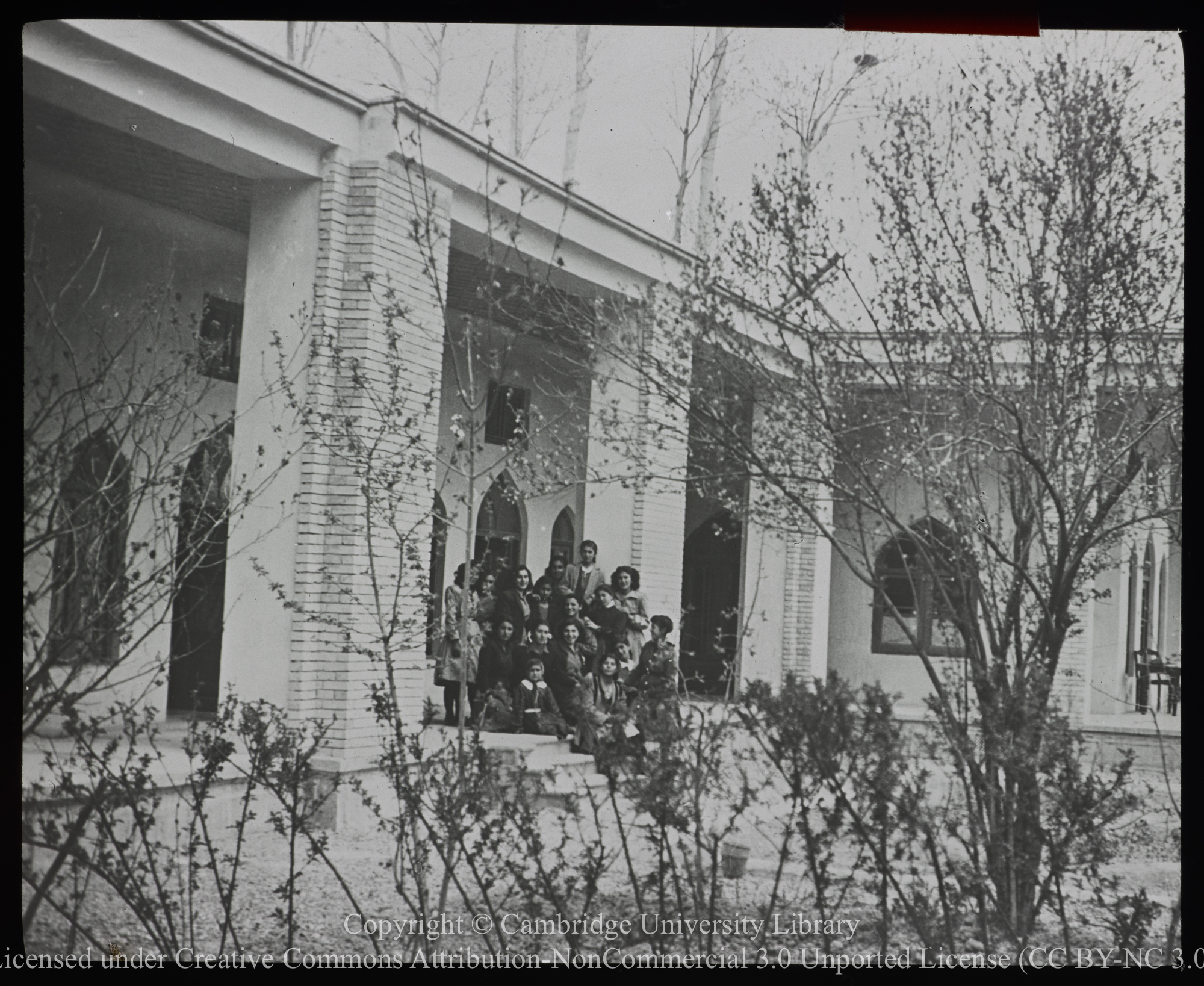 Girls&#39; hostel, Isfahan [EÅŸfahÄn], 1906 - 1937