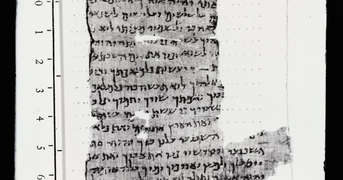 Hebrew Manuscripts : Nash Papyrus